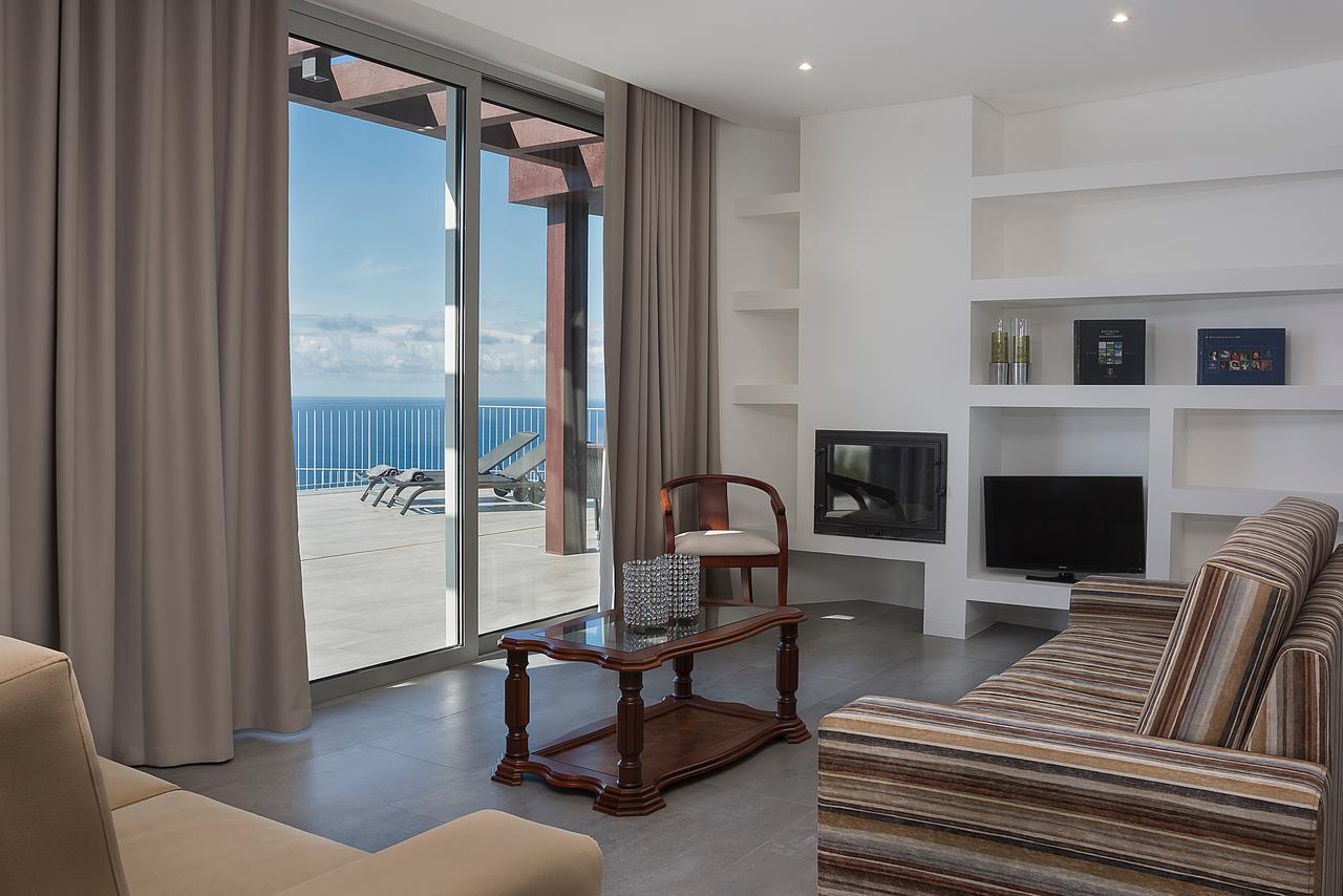 Ourmadeira - Cliffscape, Panoramic Seaviews Villa Estreito Da Calheta Luaran gambar